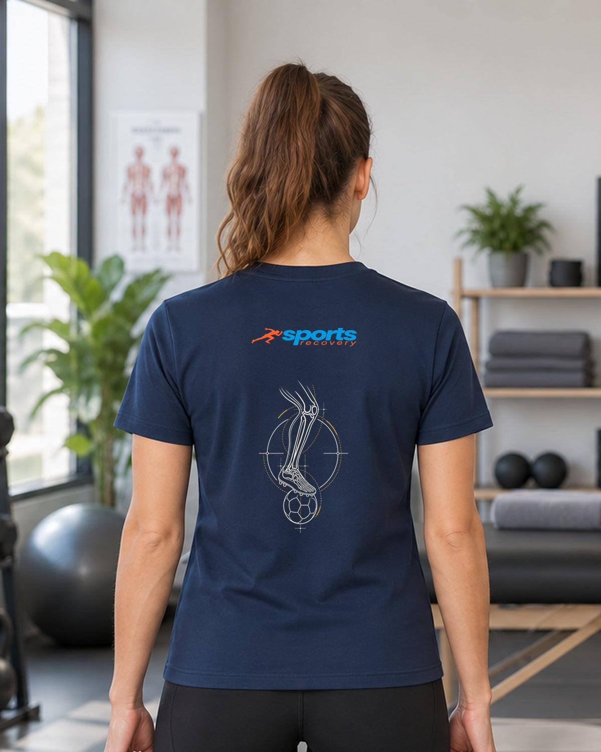 SPORTS RECOVERY 01 Lacivert Basic Tişört — kadın manken arka görünüm