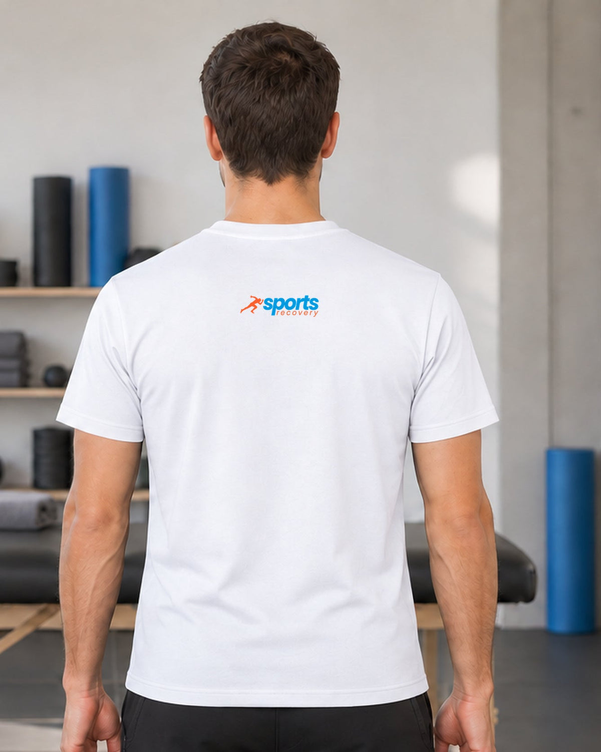 SPORTS RECOVERY 03 Beyaz Basic Tişört — erkek manken arka görünüm
