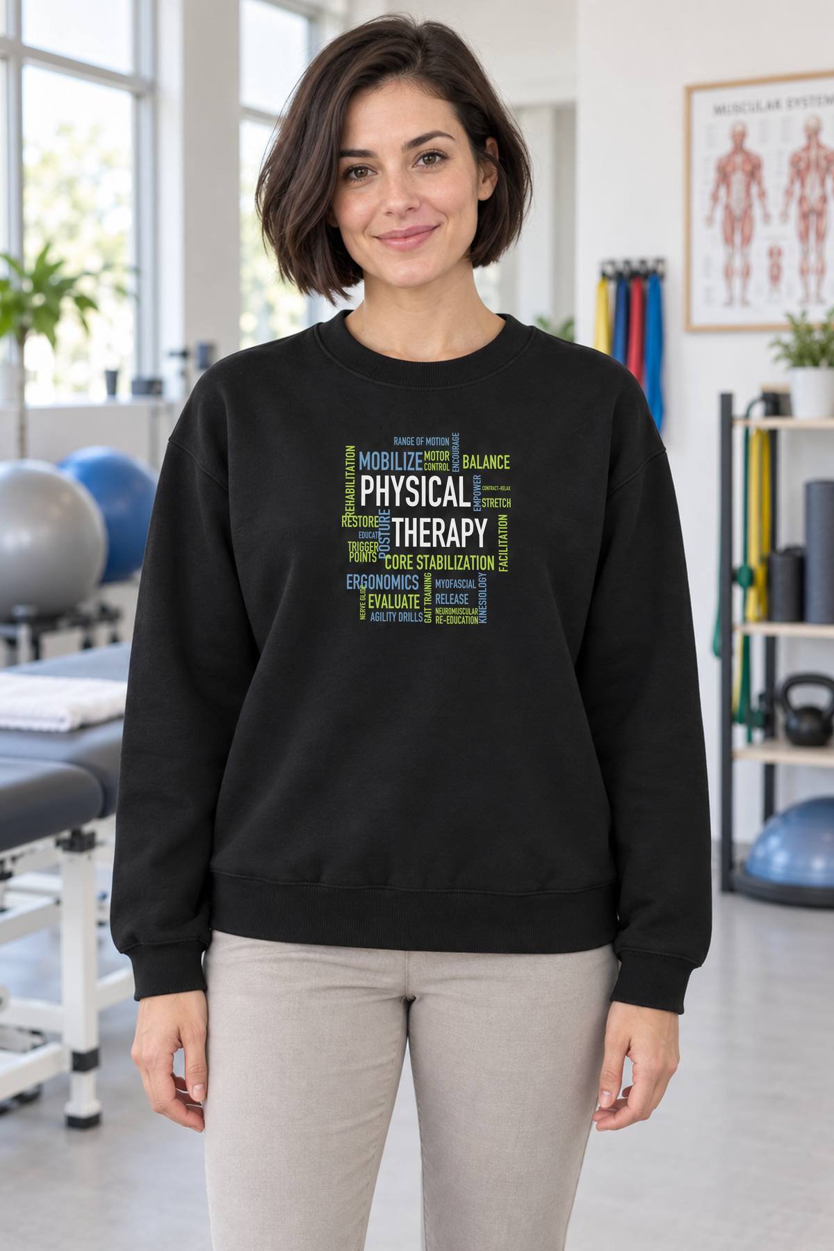 PT-DSG-3817 oversize kadın sweatshirtün ön baskısı, klinik ortamında kadın manken üzerinde