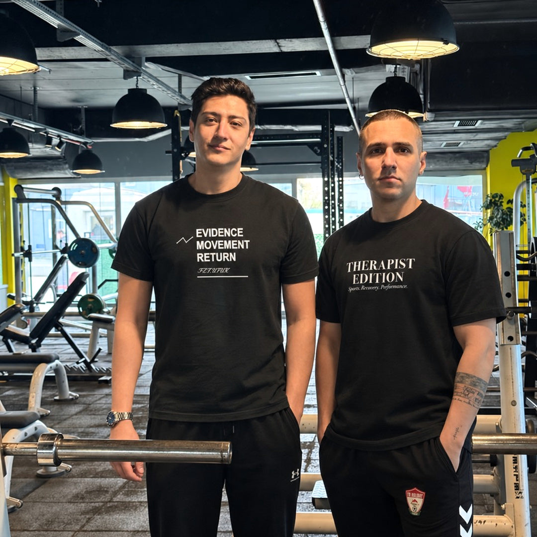 Bülent Ece ve FZT Ufuk, Therapist Edition ve Evidence Movement Return tişörtleriyle birlikte